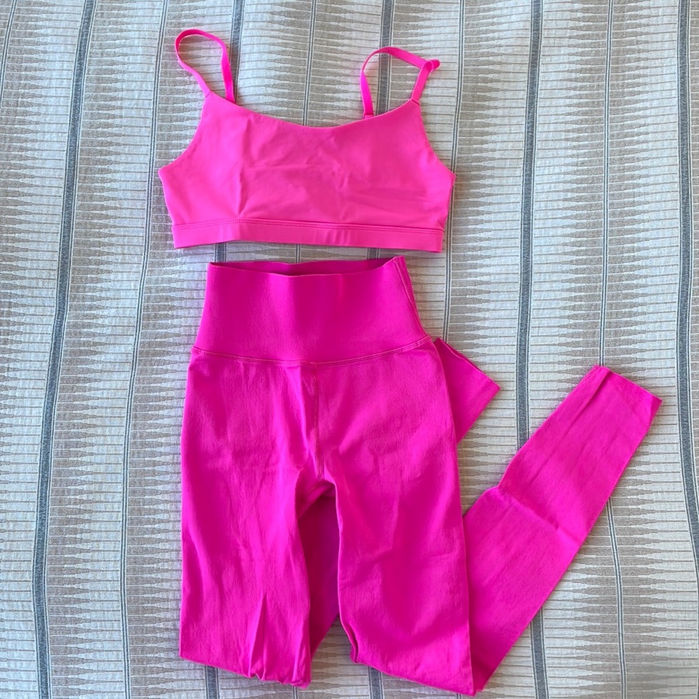 Fabletics - hot pink sports bra & leggings